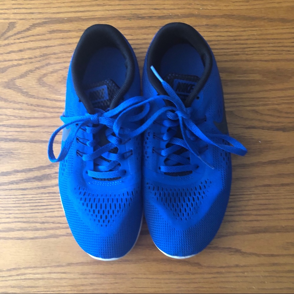boys nike sneakers